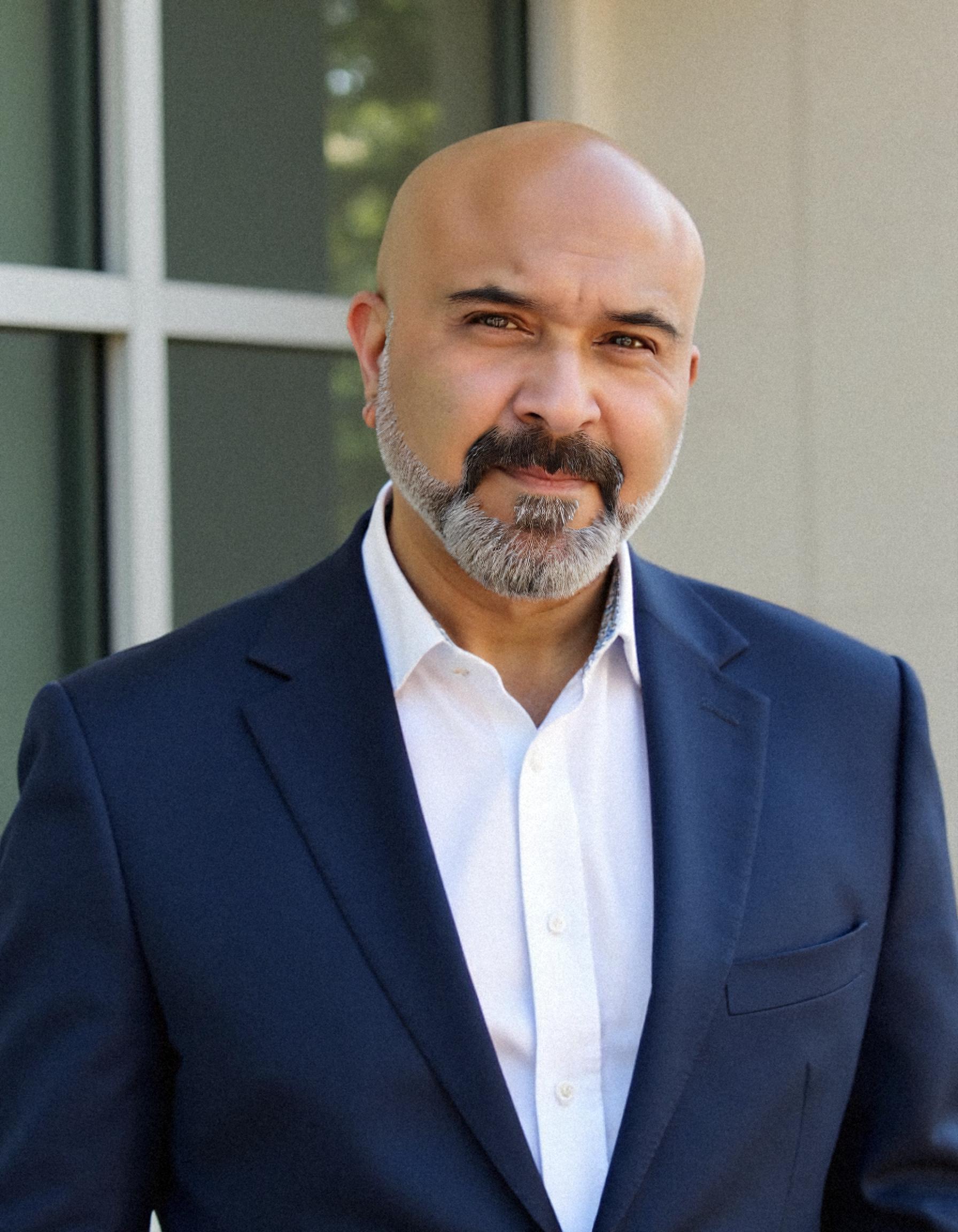 Muss%20Haq%20Headshot